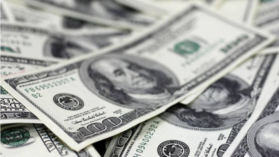 Eleições e crise de emergentes levam estrangeiros a tirar US$ 10 bi do País